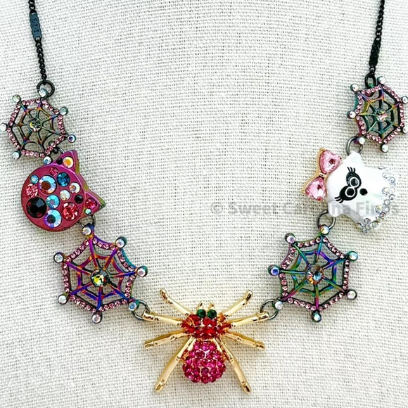 NWT 👻💖🖤 Betsey Johnson Spider Ghost Cat 🕸 🐈‍⬛ Necklace Halloween - Picture 2 of 11